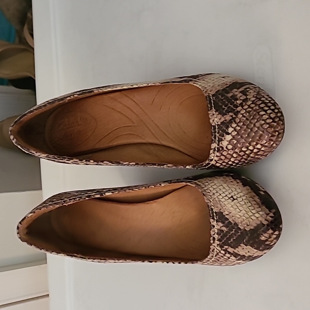 Clark's indigo wedges
